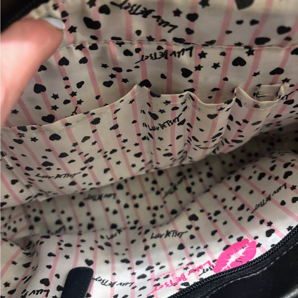 Luv By Betsey Johnson NWOT Cute Cat Face Black/White Striped Sides Satchel - Picture 10 of 10